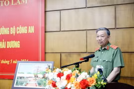 Đại tướng Tô Lâm, Ủy viên Bộ Chính trị, Bộ trưởng Bộ Công an phát biểu kết luận buổi làm việc. (Ảnh: Mạnh Tú/TTXVN)