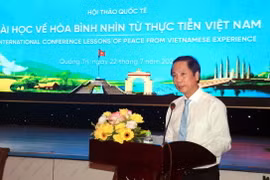 Ông Hoàng Nam, Phó Chủ tịch UBND tỉnh Quảng Trị phát biểu tại hội thảo. (Ảnh: Nguyên Linh/TTXVN)