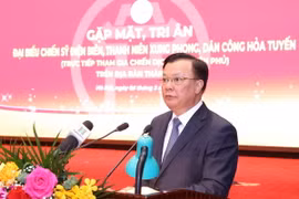 Bí thư Thành ủy Hà Nội Đinh Tiến Dũng phát biểu tại buổi gặp mặt. (Ảnh: Văn Điệp/TTXVN)