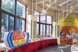 Các tư liệu được Trưng bày. (Nguồn: Thư viện Hà Nội)