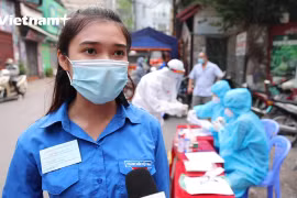 Dấu ấn của màu xanh tình nguyện: Hỗ trợ tiêm chủng - Truy tìm F0 