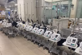 1.000 máy thở oxy dòng cao HFNC được VPBank tài trợ cho các tỉnh, thành phía Nam. (Ảnh: Vietnam+)