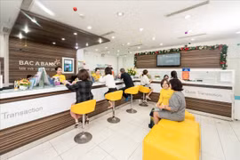 Với phiên bản nâng cấp, toàn bộ giao diện của Internet Banking và Mobile Banking được BAC A BANK đồng nhất về thiết kế, mang đến trải nghiệm liền mạch, khoa học cho khách hàng. (Ảnh: Vietnam+)