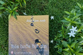 'Thức bước thời gian': Lòng trắc ẩn trong thơ của nữ sỹ Bùi Kim Anh