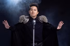 Ca sỹ Tùng Dương sẽ mang đến nhiều bất ngờ cho khán giả trong liveshow kỷ niệm 20 năm ca hát. (Ảnh: NVCC)