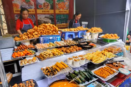 Ẩm thực, âm nhạc xứ Kim chi hội tụ tại Con đường văn hóa Việt-Hàn