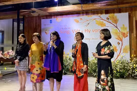 Quà tặng mùa Thu: Khi thơ-nhạc cất lên tiếng lòng của các cây bút nữ