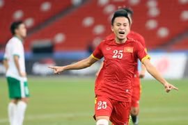 Tiền vệ Huy Toàn ăn mừng sau khi ghi bàn thắng cho U23 Việt Nam. (Ảnh: Quốc Khánh/TTXVN)