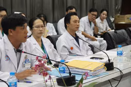 Bệnh viện Chợ Rẫy lên tiếng vụ người nhà tố không cho chuyển viện
