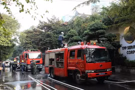 [Photo] Hiện trường vụ cháy lớn tại nhà hàng số 5 Phan Kế Bính