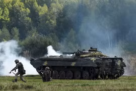 Binh sỹ Ukraine tham gia cuộc tập trận quốc tế mang tên Rapid Trident-2017 ở Yavoriv ngày 15/9. (Nguồn: AFP/TTXVN)