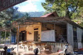 Công trình xây dựng trong khu vực rừng phòng hộ thuộc xã Minh Phú, huyện Sóc Sơn. (Ảnh: Mạnh Khánh/TTXVN)