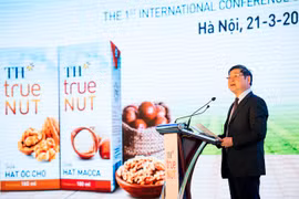 Ông Phan Xuân Dũng, Ủy viên TW Đảng, Chủ tịch UB KHCN và Môi trường của quốc hội đánh giá cao việc tổ chức Hội thảo Quốc tế lần thứ nhất về dinh dưỡng sữa hạt.