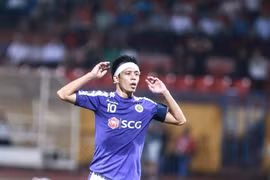Văn Quyết bị cấm thi đấu hai trận còn lại ở V-League 2019. (Ảnh: Trọng Đạt/TTXVN)