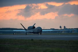 Máy bay Global Hawk RQ-4. (Nguồn: foreignpolicy)