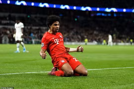 Serge Gnabry đã tỏa sáng với một "cú poker" để giúp Bayern Munich hủy diệt đương kim Á quân Champions League Tottenham 7-2 ngay trên đất Anh.