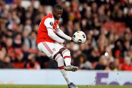 Nicolas Pepe lập cú đúp giúp Arsenal giành chiến thắng.