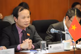 Phó Chủ nhiệm Ủy ban Phạm Tất Thắng phát biểu tại buổi làm việc của Đoàn với đại diện các Ủy ban của Hạ viện Mexico. (Ảnh: Lưu Việt Hùng/TTXVN)