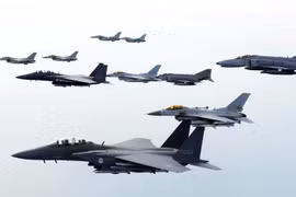 Máy bay chiến đấu F-15K, KF-16. (Nguồn: hani.co.kr)