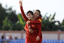 [Photo] Đội tuyển nữ Việt Nam chia điểm với Thái Lan ở trận ra quân