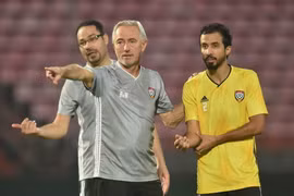 Huấn luyện viên Bert van Marwijk đang phải chịu áp lực rất lớn sau thất bại trước Thái Lan. (Nguồn: Siamsports)