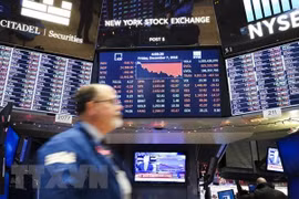 Lợi suất trái phiếu chính phủ cao tác động tiêu cực tới chứng khoán Mỹ