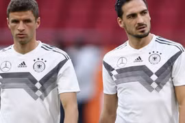 Không quá bất ngờ khi huấn luyện viên 61 tuổi đã gọi lại Thomas Müller và Mats Hummels- 2 trong số 3 công thần của tuyển Đức (Thomas Müller, Mats Hummels và Jerom Boateng) đã cùng ông vô địch Thế giới tại Brazil vào 2014 mà ông đã loại vào tháng 3/2019.(