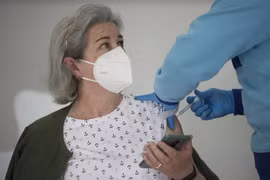 WHO theo dõi biến thể mới của virus SARS-CoV-2 lan rộng ở Mỹ và Anh