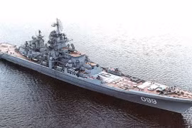 Tàu tuần dương hạt nhân Pyotr Velikiy (Ảnh: NAVAL TODAY) 