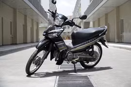 Nhật Bản đặt mục tiêu loại bỏ xe chạy bằng xăng trong 15 năm tới