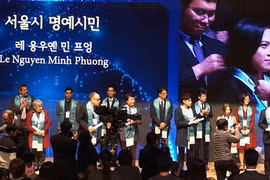 Chị Lê Nguyễn Minh Phương tại buổi vinh danh "Công dân danh dự Seoul"- Ảnh: NVCC