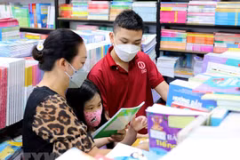 Sách giáo khoa tái bản đã sẵn sàng ở các cửa hàng phục vụ năm học mới