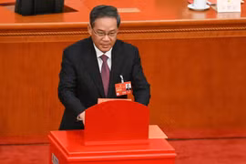 Ủy viên Thường vụ Bộ Chính trị Ban Chấp hành Trung ương Đảng Cộng sản Trung Quốc Lý Cường tại phiên họp toàn thể lần thứ 3 Kỳ họp thứ nhất Đại hội Đại biểu Nhân dân Toàn Quốc (Nhân Đại, tức Quốc hội Trung Quốc) khóa XIV ở Bắc Kinh, ngày 10/3/2023. Ảnh: AF