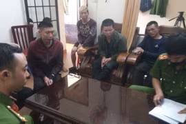 6 đối tượng bị tạm giữ để điều tra về hành vi gây rối trật tự công cộng, chống người thi hành công vụ liên quan đến vụ đánh công an ở TP.Đà Lạt. (Nguồn: DV)