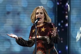 Adele gây bão với đĩa đơn Easy On Me sau 6 năm vắng bóng