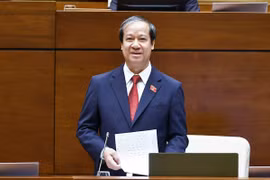 Bộ trưởng Bộ Giáo dục và Đào tạo Nguyễn Kim Sơn giải trình, làm rõ một số vấn đề đại biểu Quốc hội nêu. (Ảnh: Doãn Tấn/TTXVN)
