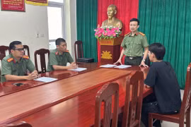 Phòng An ninh mạng và phòng, chống tội phạm sử dụng công nghệ cao, Công an tỉnh Hà Nam làm việc với 02 chủ tài khoản Facebook. (Nguồn: Công An Hà Nam)