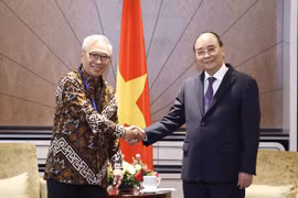 Chủ tịch nước Nguyễn Xuân Phúc tiếp Chủ tịch Hội Hữu nghị Indonesia - Việt Nam Budiarsa Sastrawinata. (Ảnh: Thống Nhất/TTXVN)