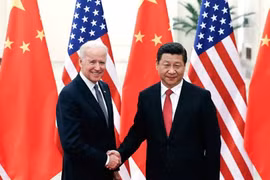 Chủ tịch Trung Quốc Tập Cận Bình và ông Joe Biden tại cuộc gặp ở Bắc Kinh, Trung Quốc tháng 12/2013. (Nguồn: Getty Images)