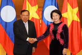 Chủ tịch Quốc hội Nguyễn Thị Kim Ngân hội kiến Tổng Bí thư Đảng Nhân dân Cách mạng Lào, Chủ tịch nước CHDCND Lào Bounnhang Volachith. (Ảnh: Trọng Đức/TTXVN)