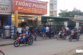 TP.HCM: Điều tra vụ nghi dùng súng cướp tiệm vàng ở huyện Hóc Môn
