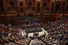 Thủ tướng Italy Giuseppe Conte (giữa) phát biểu tại cuộc họp Hạ viện ở Rome ngày 9/9. (Ảnh: AFP/TTXVN)