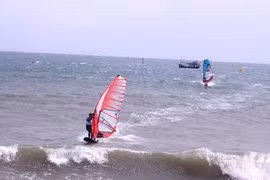 Giải lướt ván buồm Fun Cup mở rộng năm 2019 tại Bình Thuận. (Ảnh: Hồng Hiếu/TTXVN)