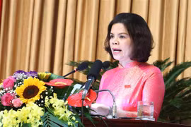 Tân Chủ tịch Ủy ban Nhân dân tỉnh Bắc Ninh Nguyễn Hương Giang phát biểu nhậm chức. (Ảnh: Diệp Trương/TTXVN)
