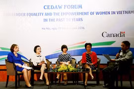 Các đại biểu cùng đánh giá lại 10 năm thực hiện công ước CEDAW. (Ảnh: UN Women)