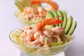 Món cocktail tôm ăn kèm quả bơ. (Nguồn: Harrison Catering)
