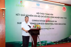 Ông Lê Thành Quân, Vụ trưởng Vụ Quản lý các khu kinh tế phát biểu tại Hội thảo tham vấn kết quả nghiên cứu và đề xuất áp dụng bộ chỉ số khu công nghiệp sinh thái.. (Ảnh: MPI)
