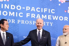 Thủ tướng Nhật Bản Fumio Kishida, Tổng thống Mỹ Joe Biden và Thủ tướng Ấn Độ Narendra Modi tại sự kiện khởi động khuôn khổ kinh tế Ấn Độ-Thái Bình Dương (IPEF) ở tại Tokyo Nhật Bản ngày 23/5. ( Nguồn: Kyodo)