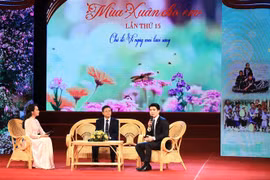 Ông Đỗ Quang Vinh, đại diện Ngân hàng SHB - đơn vị đồng hành cùng Quỹ Bảo trợ trẻ em Việt Nam tham gia giao lưu tại chương trình. (Ảnh: Hoàng Hiếu/TTXVN)