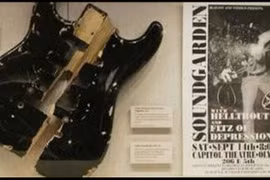 Cây đàn guitar Kurt Cobain bị đập vỡ ước tính có giá từ 200.000-400.000 USD. (Nguồn: AP)